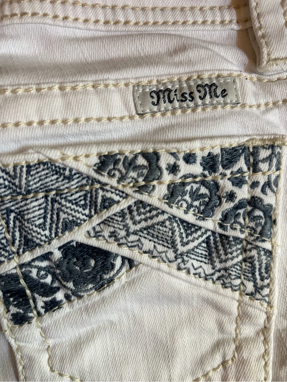 Miss me white mid-shorts girl size 12 (JK7785D3)